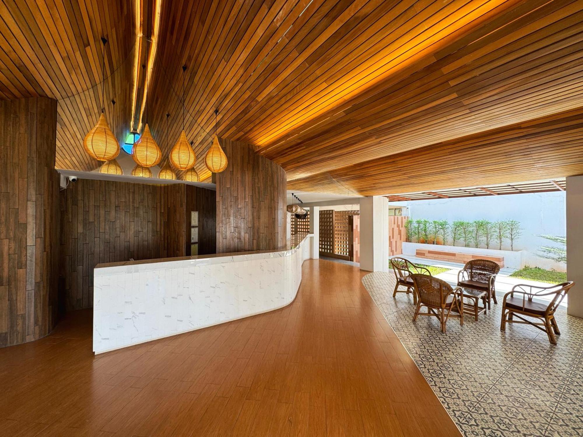 Plernpetch Hotel Surat Thani Eksteriør bilde
