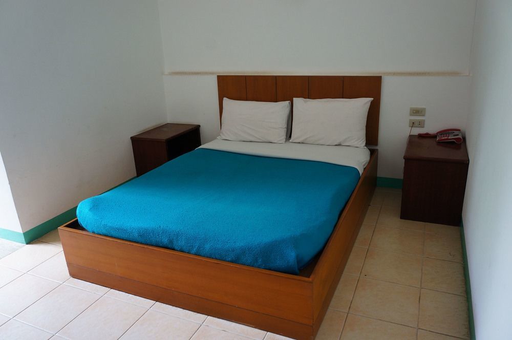 Plernpetch Hotel Surat Thani Eksteriør bilde
